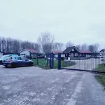 *l'ecrin De L'etang* Depaysement Assure シャレー ブルブール