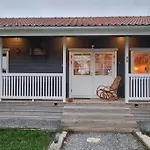 *l'ecrin De L'etang* Depaysement Assure シャレー ブルブール